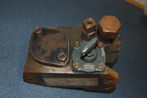 ベルゲン・ウルスタイン・ロールスロイス・ナイフフィルター/レリーフバルブ