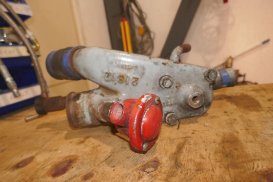 底特律柴油机 60 系列冷却器节温器壳体