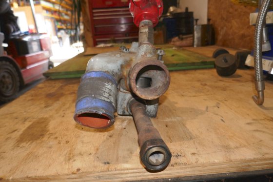 底特律柴油机 60 系列冷却器节温器壳体