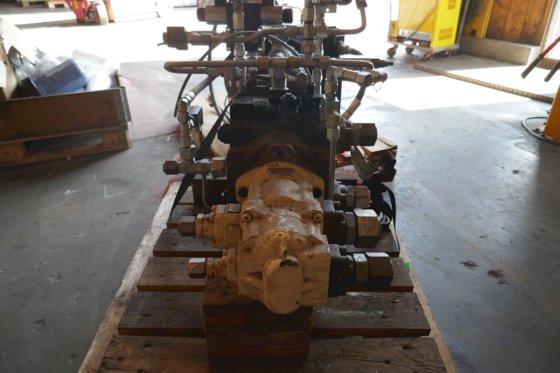 萨澳丹佛斯 90L130CB5NN8053C8H00GBA424224G005