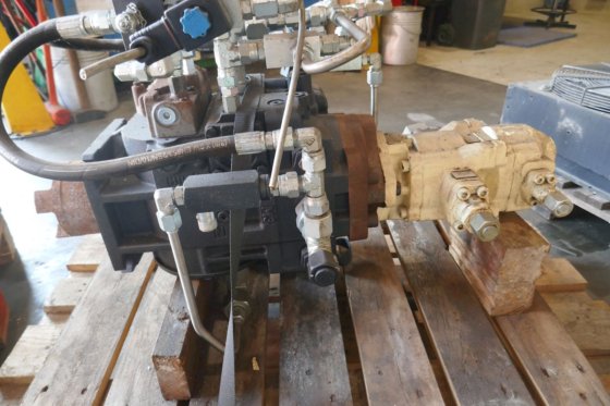 萨澳丹佛斯 90L130CB5NN8053C8H00GBA424224G005