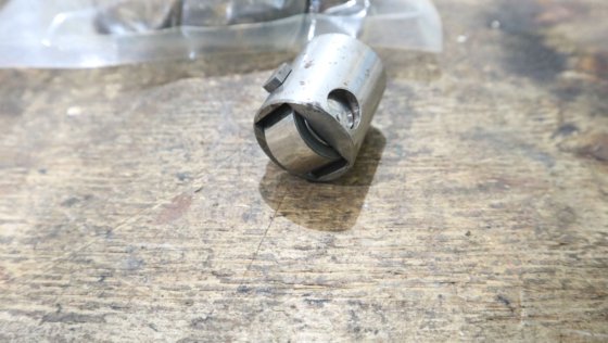 カミンズインジェクターポンプカムフォロワー