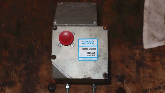 沃尔沃遍达电动推杆 3825454