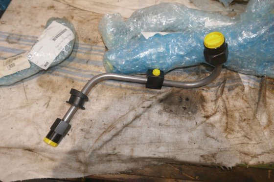 2020 卑尔根-乌尔斯坦劳斯莱斯燃油管双 W 排放口 022378