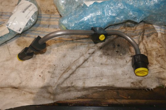 2020 卑尔根-乌尔斯坦劳斯莱斯燃油管双 W 排放口 022378