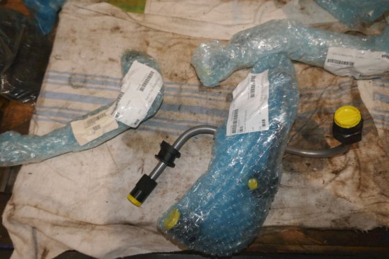 2020 卑尔根-乌尔斯坦劳斯莱斯燃油管双 W 排放口 022378