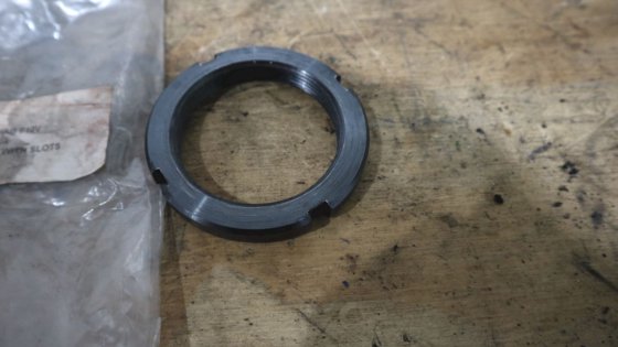 带插槽的 Nohab 极地螺母