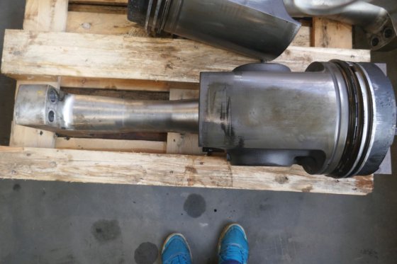 瓦锡兰活塞和连杆