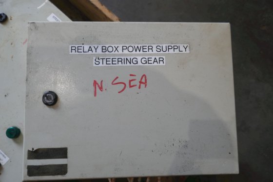 ウルシュタイン・テンフィヨルド ステアリング・ギア用電源およびスターター・ボックス