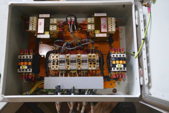 乌尔斯坦坦菲尤尔（Ulstein Tenfjord）转向器电源和启动箱