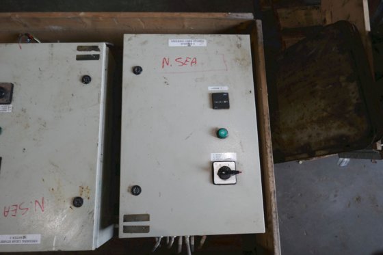 乌尔斯坦坦菲尤尔（Ulstein Tenfjord）转向器电源和启动箱