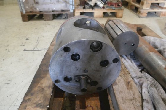 Wichmann 活塞裙部、主体、横销、顶冠和连杆