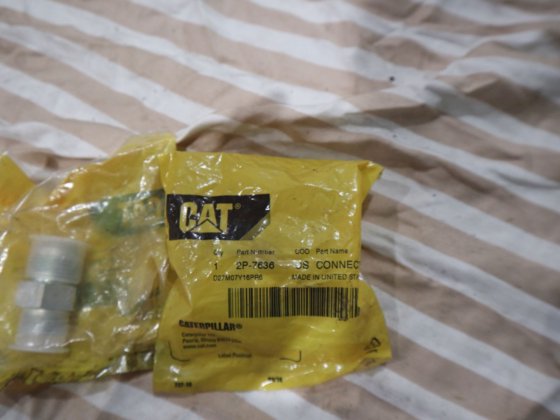 卡特彼勒连接器