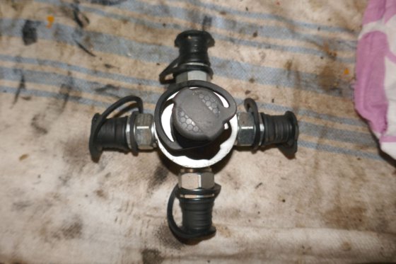 Bergen Ulstein ロールスロイス油圧ジャッキと延長、油圧ホースとスペア