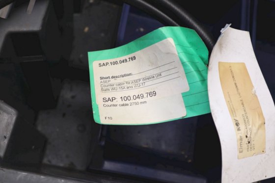 分部 Teleflex 和转速计电缆