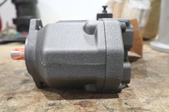 Yuken 变量柱塞泵 AR16-FR01C-22