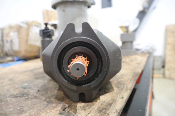 Yuken 变量柱塞泵 AR16-FR01C-22