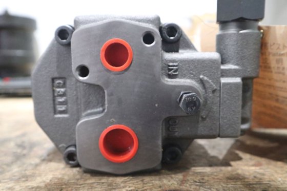 Yuken 变量柱塞泵 AR16-FR01C-22