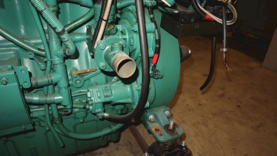 2016 ボルボ・ペンタ D9A2J MH