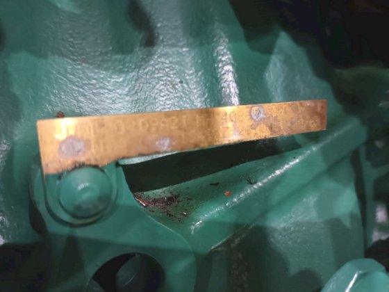 2016 ボルボ・ペンタ D9A2J MH