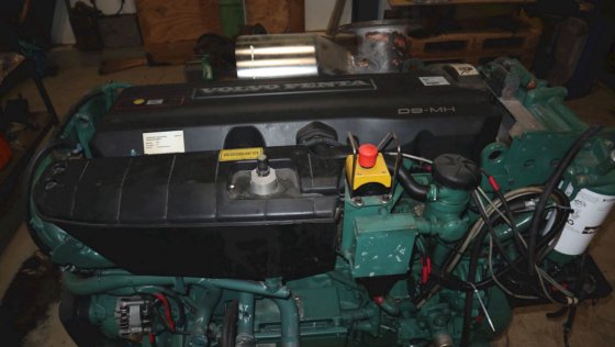 2016 ボルボ・ペンタ D9A2J MH