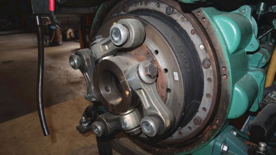 2016 ボルボ・ペンタ D9A2J MH