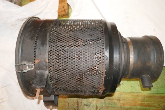 ボルボペンタ エアクリーナーアッセンブリー 21196916