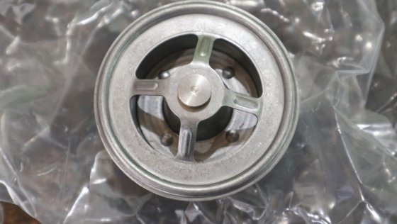 Interstate-McBee 冷却液温度调节器 111-8010