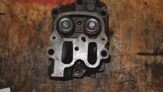 メルセデス シリンダーヘッド