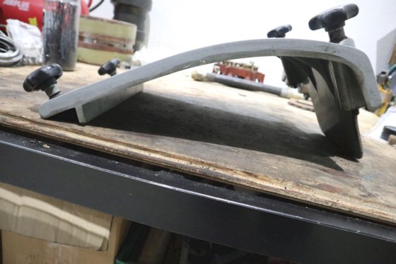 MAN 黑白阿尔法侧盖