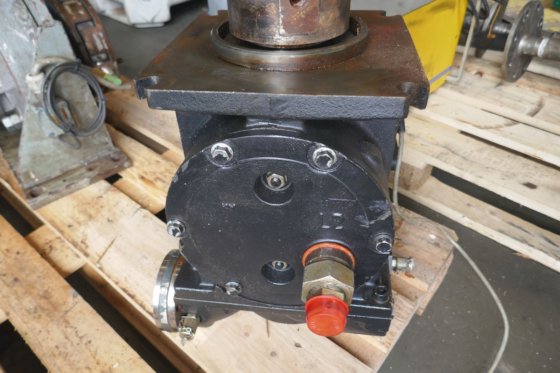 萨澳丹佛斯轴向柱塞泵 90R180