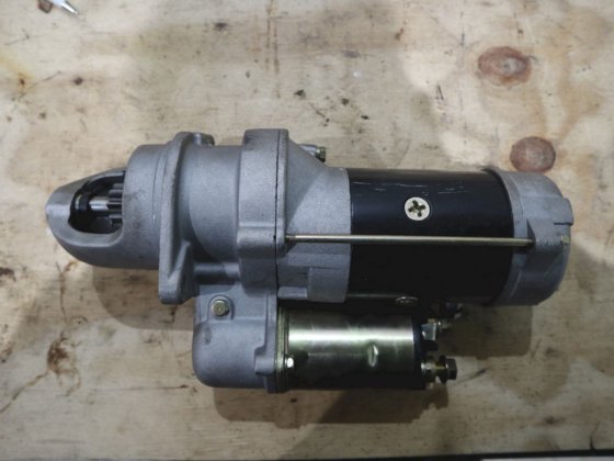 カミンズ12Vスターター