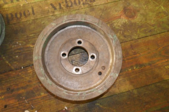 沃尔沃遍达皮带轮 TD 120A