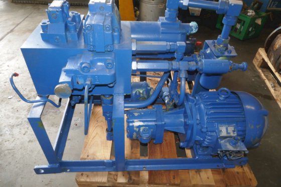 ブルック・クロンプトン・パーキソン パワーステアリングポンプ