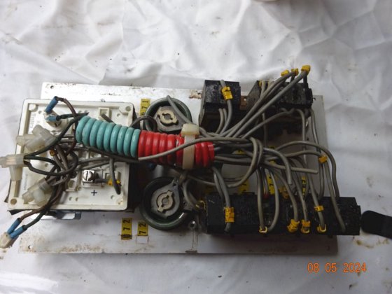 エンジンルームとブリッジのスイッチボード