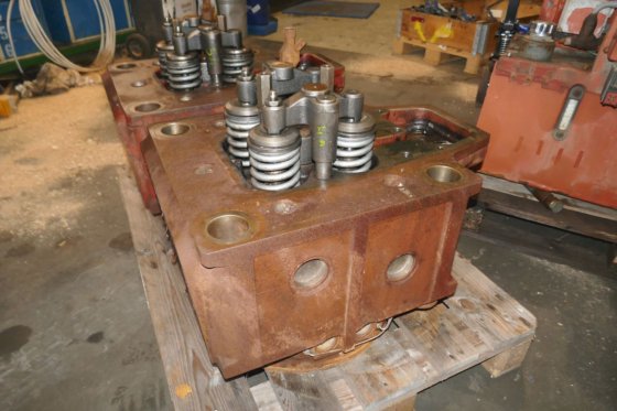 バルチラシリンダーヘッド