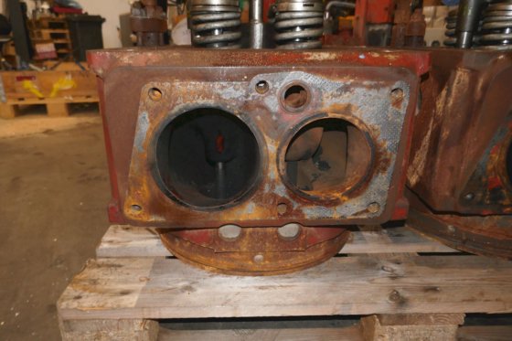 バルチラシリンダーヘッド