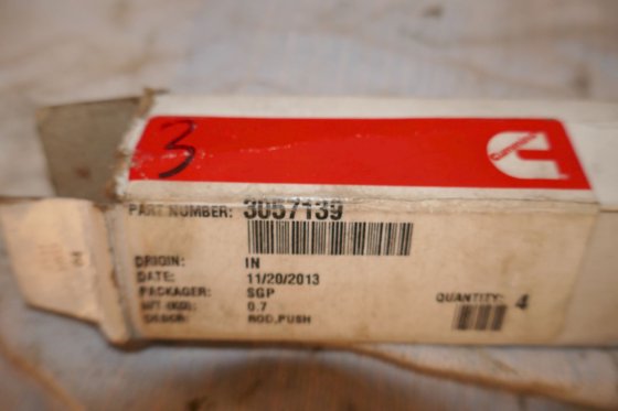 2013 康明斯推杆 3057139