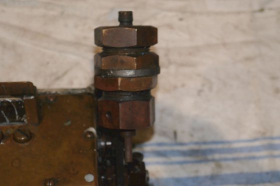 鲍尔-尼尔森中央润滑器