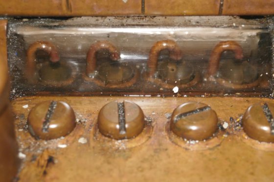 鲍尔-尼尔森中央润滑器