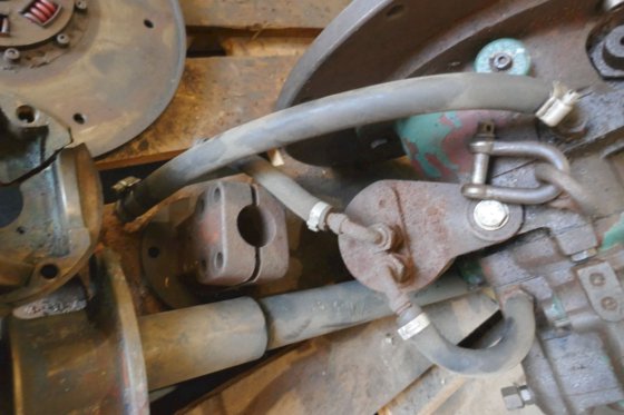 沃尔沃遍达齿轮箱和螺旋桨轴