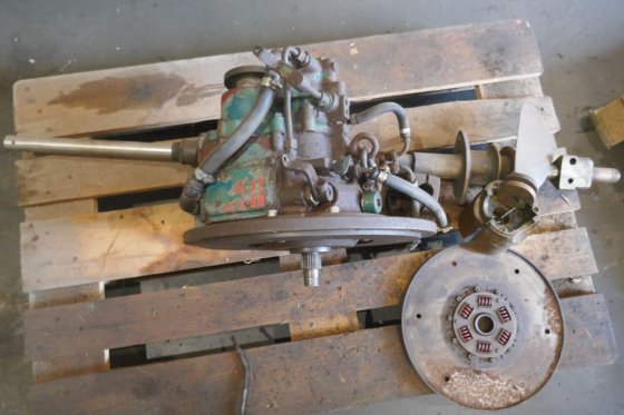 沃尔沃遍达齿轮箱和螺旋桨轴