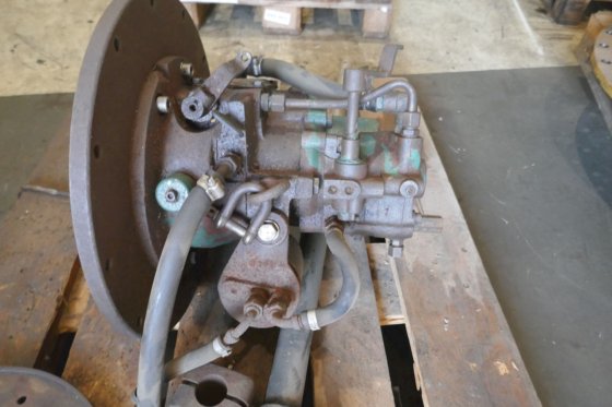 沃尔沃遍达齿轮箱和螺旋桨轴