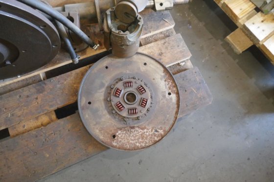 沃尔沃遍达齿轮箱和螺旋桨轴