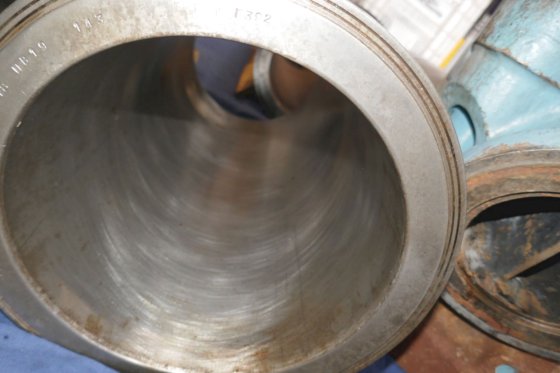 瓦锡兰-瓦锡兰气缸套花瓶 22