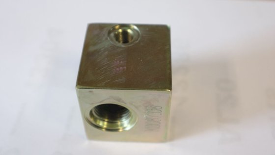 油圧ブロック K0087.00 4ポート