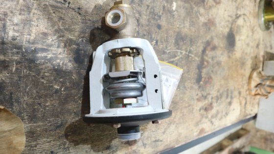 高圧流体制御用アスコディファレンシャルアクションバルブ