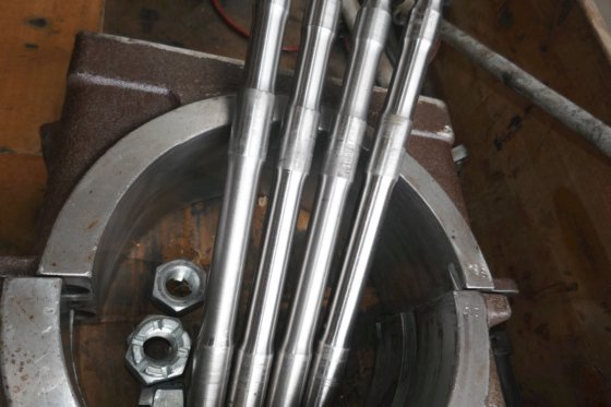 带活塞头和连杆轴承的 Wichmann 连杆