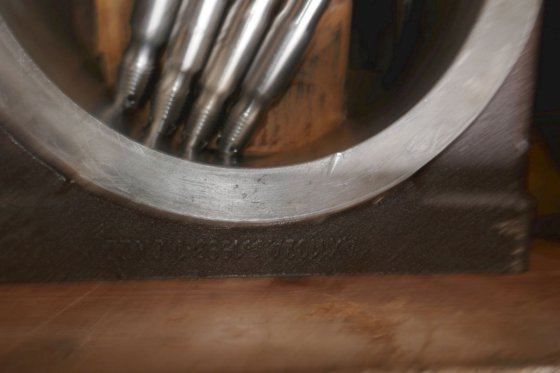 ピストンヘッドおよびコンロッドベアリング付きウィヒマン・コネクティングロッド