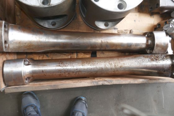 ピストンヘッドおよびコンロッドベアリング付きウィヒマン・コネクティングロッド